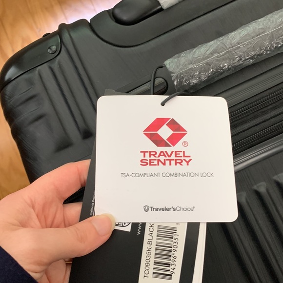 Traveler’s Choice Black Hard-case 24” Suitcase - Picture 17 of 17